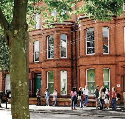 Entrée IH Belfast séjour linguistique CLC