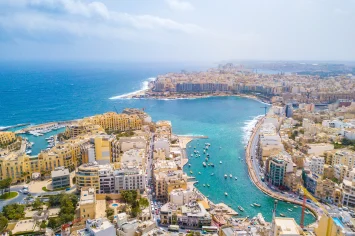 Cours d'anglais pour adultes majeurs sous le soleil de Sliema