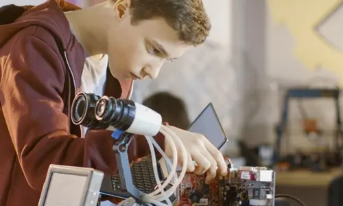 jeune robot framlingham