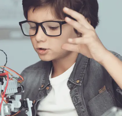 Anglais et fabrication robots LEGO - Séjour linguistique Angleterre 8-13 ans