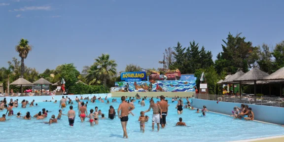 Profitez-dAqualand-St-Cyr-sur-Mer-