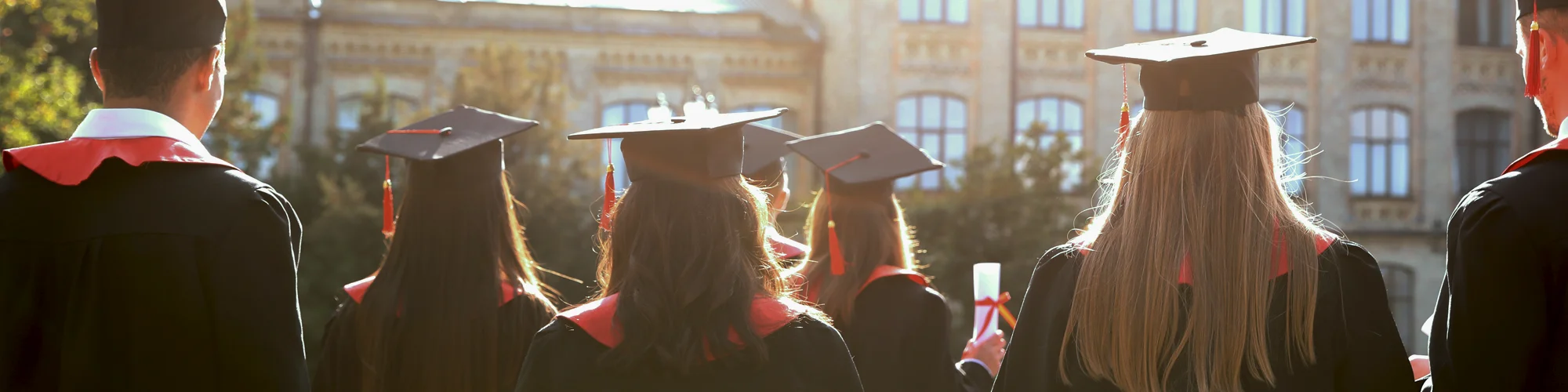 groupe jeunes diplômés