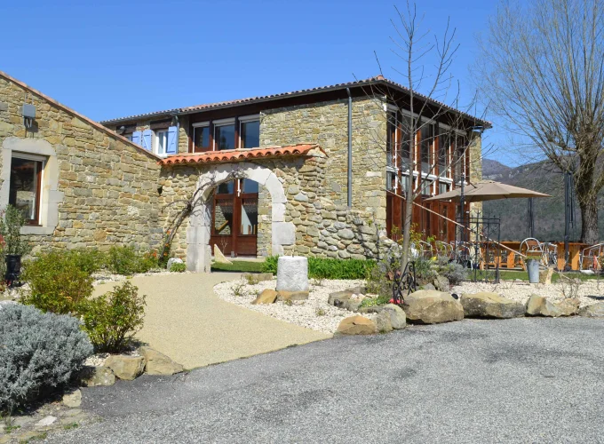 colo-american-village