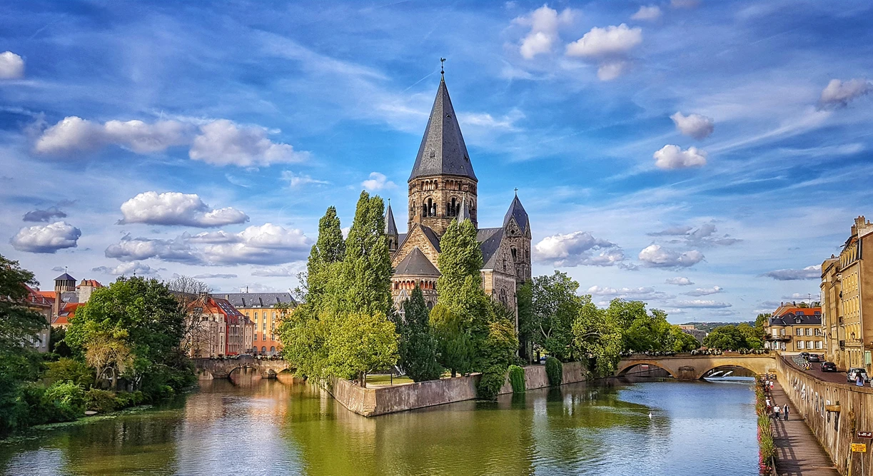 Vue du Temple Neuf à Metz