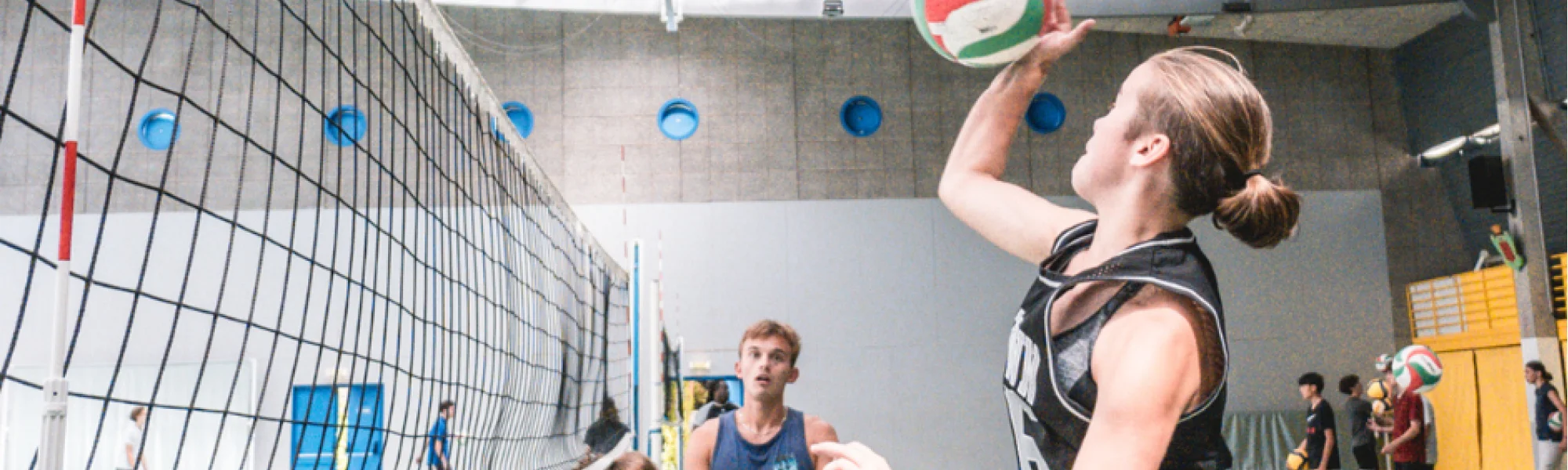 Attention : service smashé !